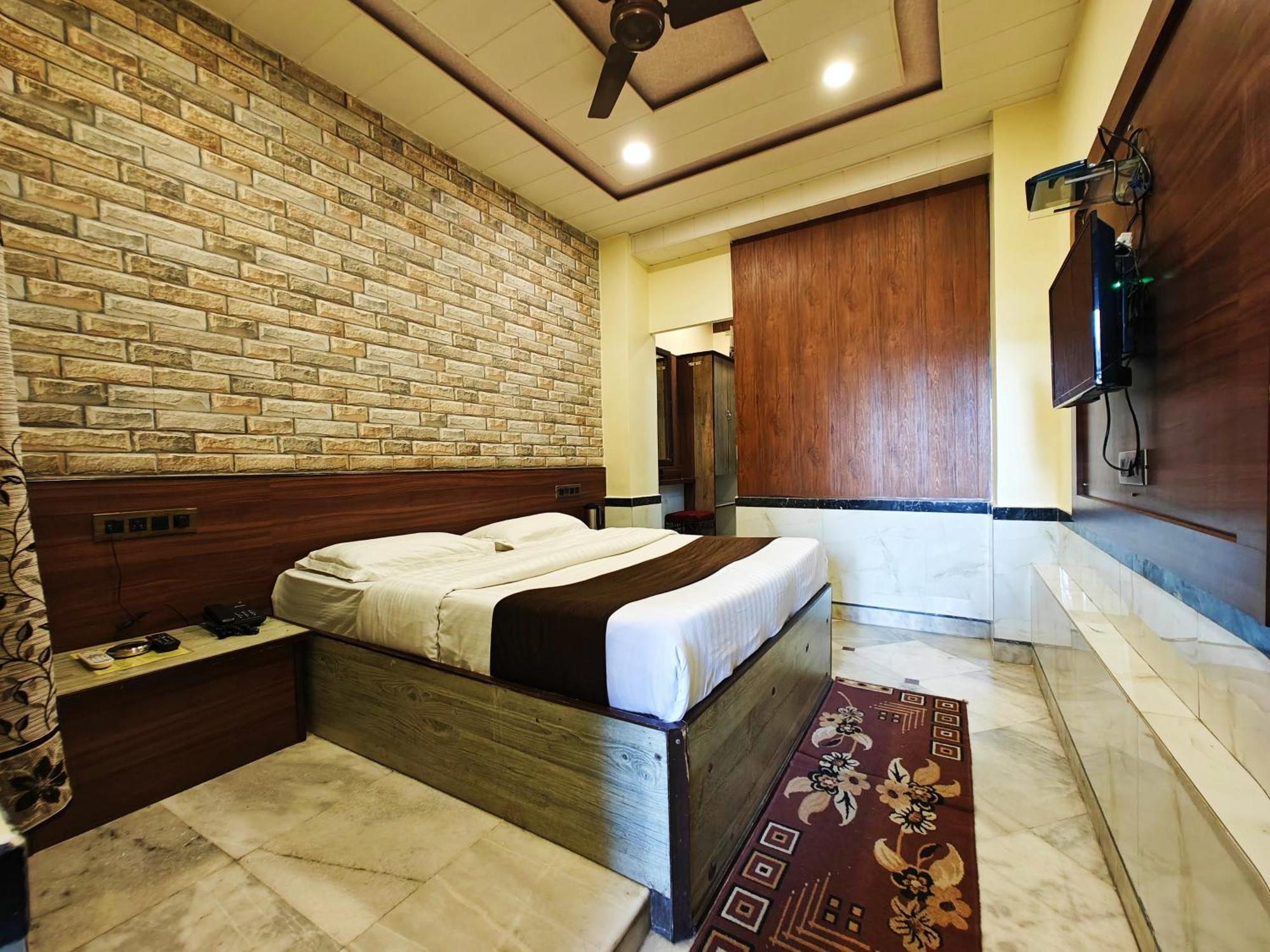 Hotel Saraswati Monte Abu Exterior foto
