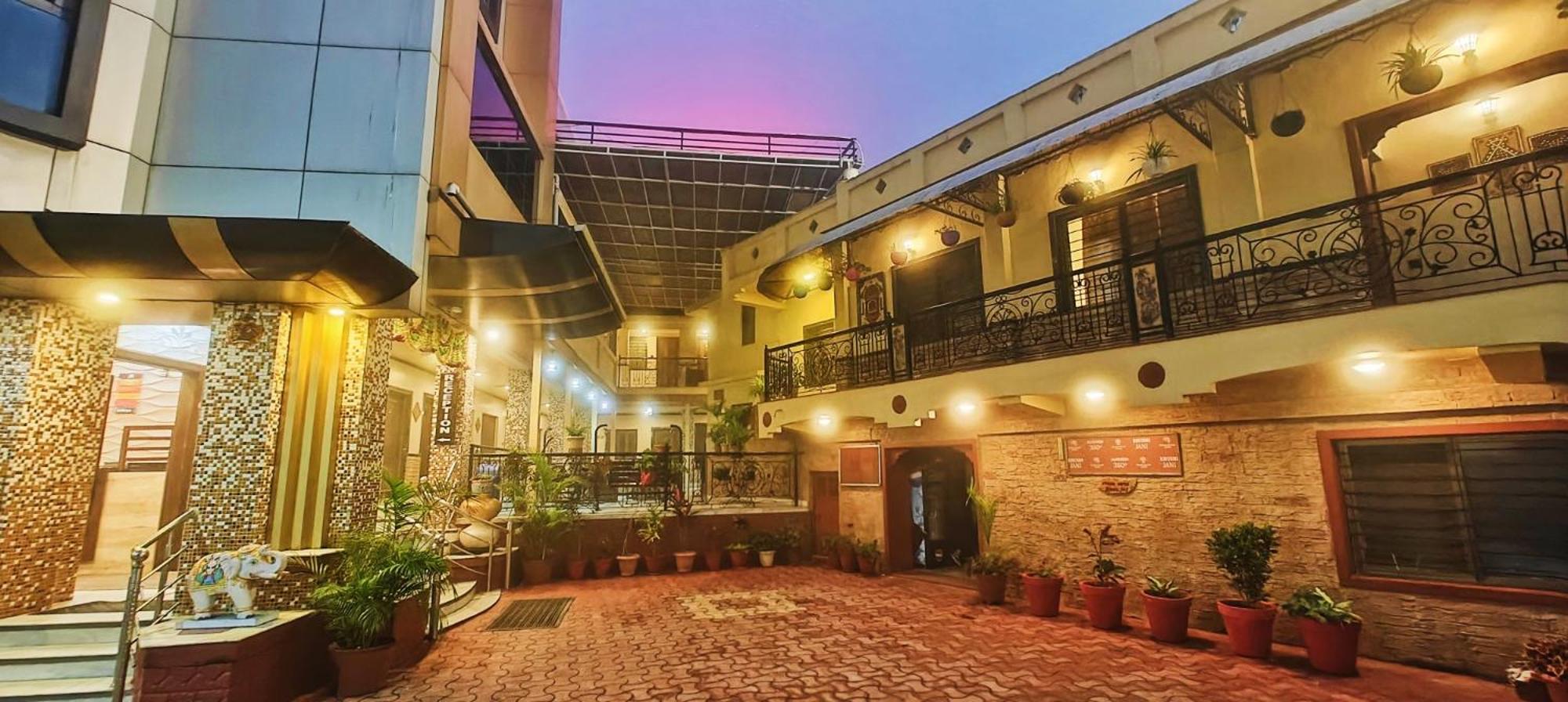 Hotel Saraswati Monte Abu Exterior foto
